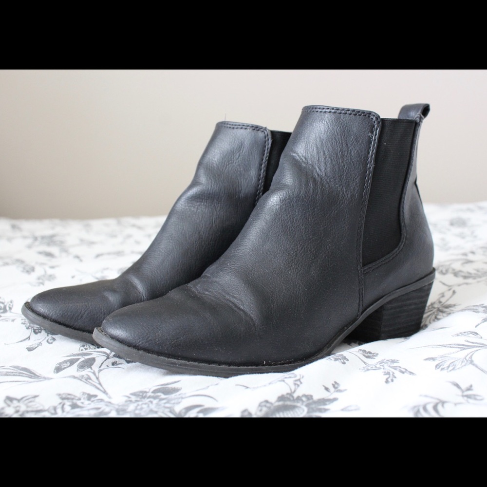 American Eagle ankle boots